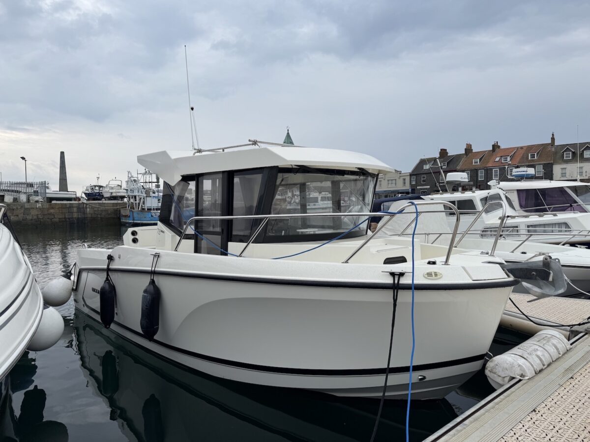 Quicksilver 705 pilothouse