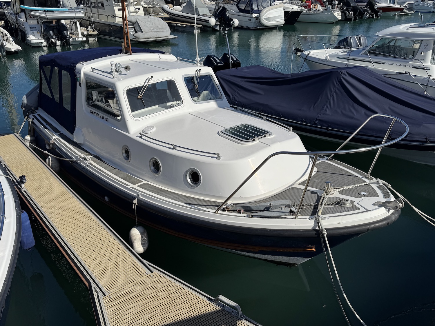 Seaward 23 exterior