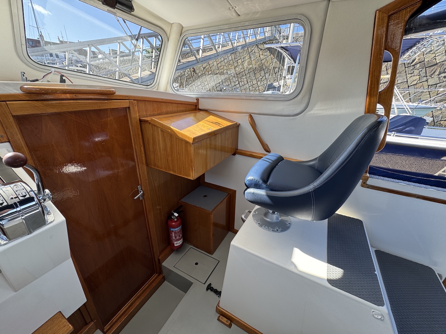 navigator seat