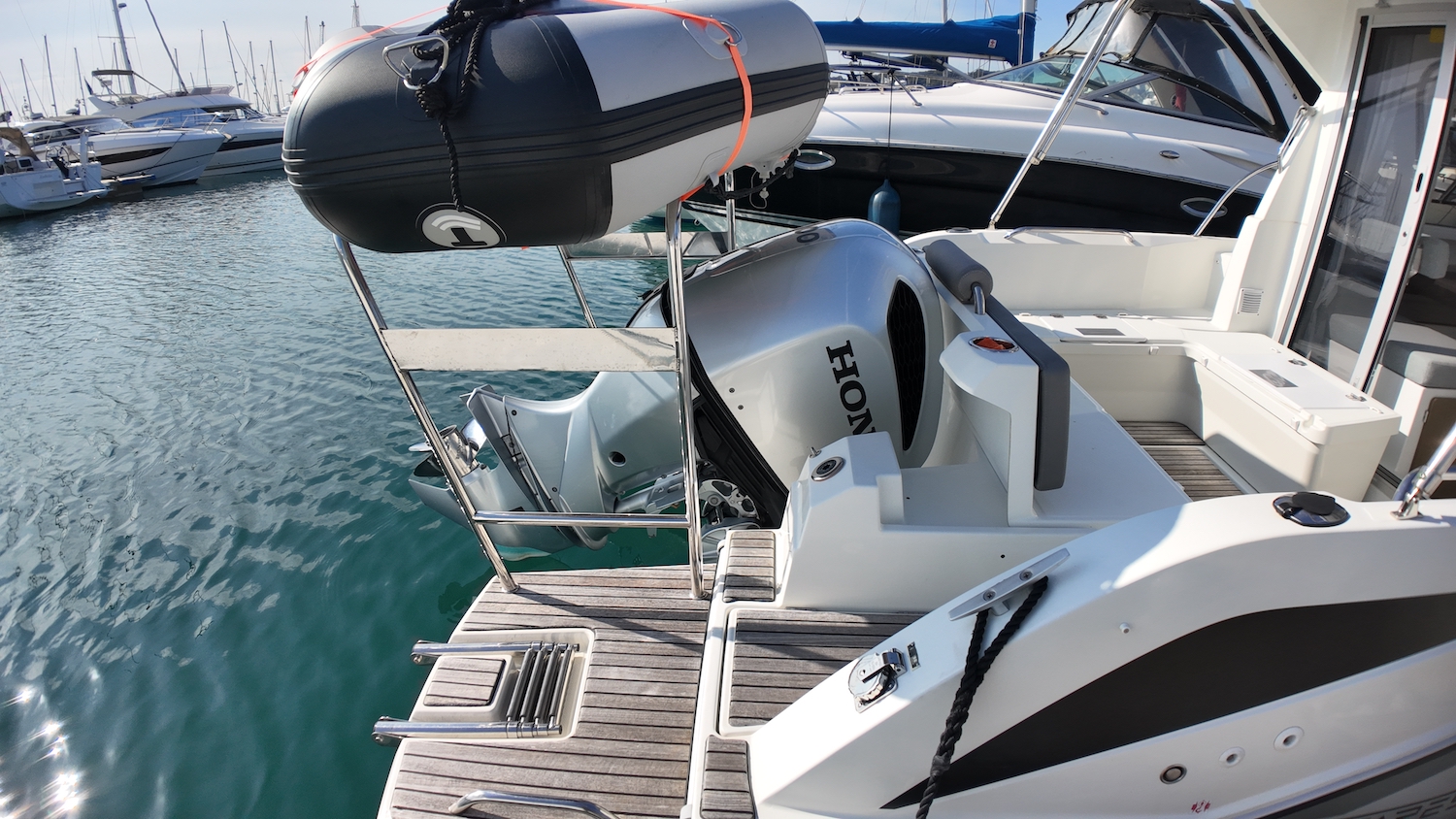 Beneteau stern