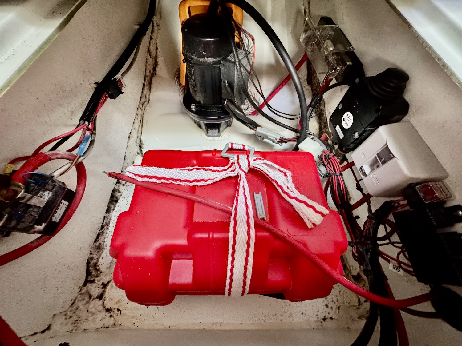 bow thruster battery