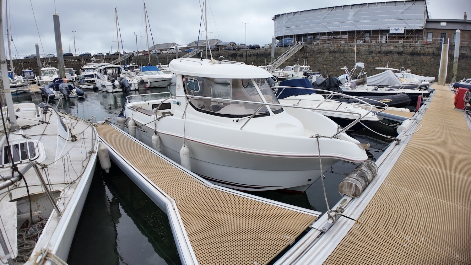 Arvor 215