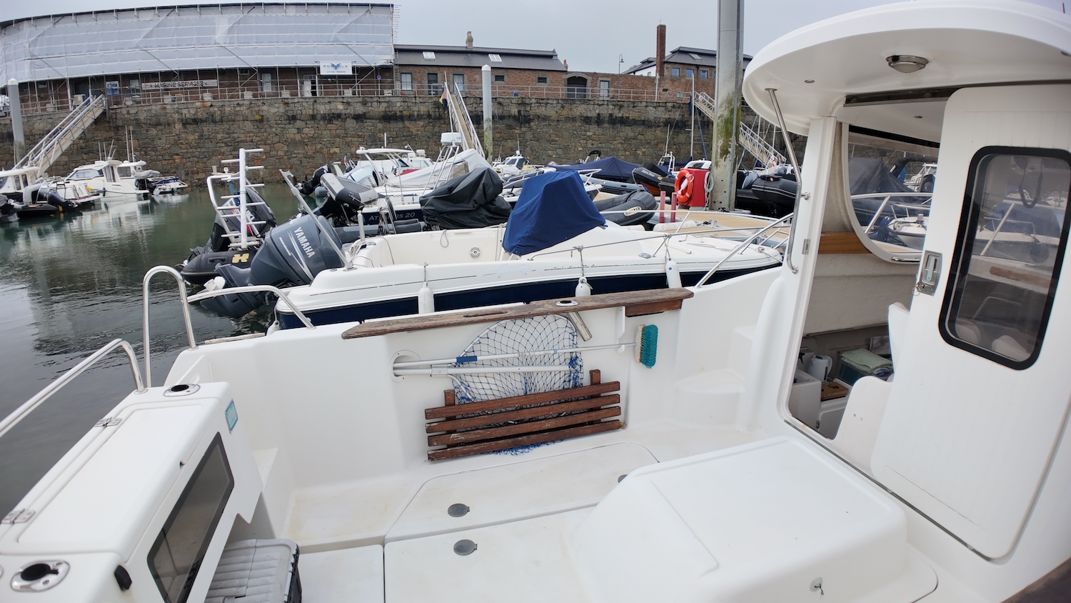 Arvor 215 cockpit
