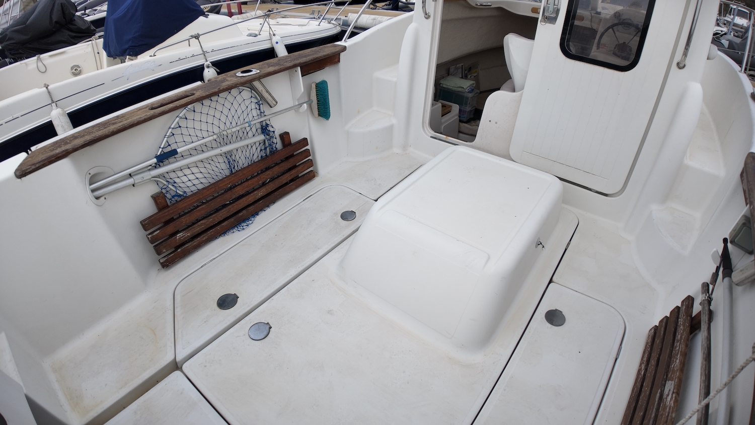 cockpit engine hatch